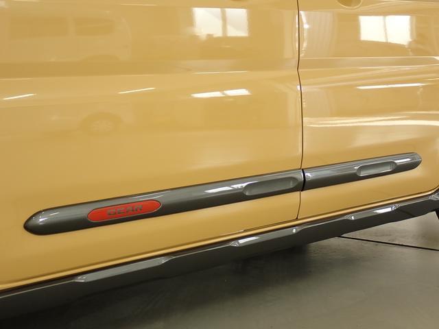 ガンメタリックにオレンジのアクセントが目を引く　サイドドアガーニッシュ＾＾