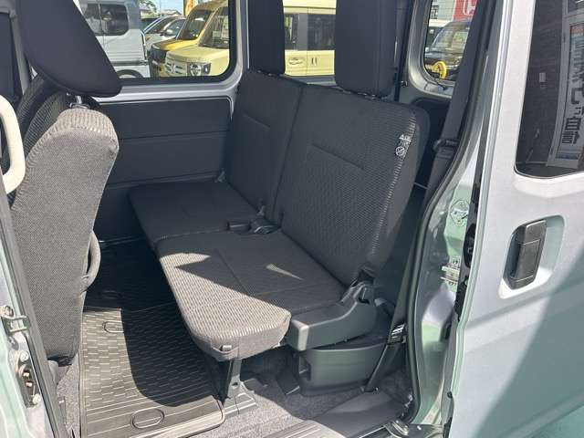 ★5年間新車保障★初度登録から5年間の新車保証が含まれています。長期間、安心してお乗り頂けます！保障費用は支払総額に含まれています！遠方のお客様は保証継承後、お近くのディーラーにて保証が受けられます！