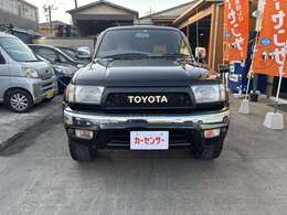 フロント外装の状態です。全体的に艶感あり綺麗な印象です。