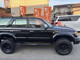 違う視点からです。年式を考えると綺麗めで“愛されてきた”雰囲気があります。