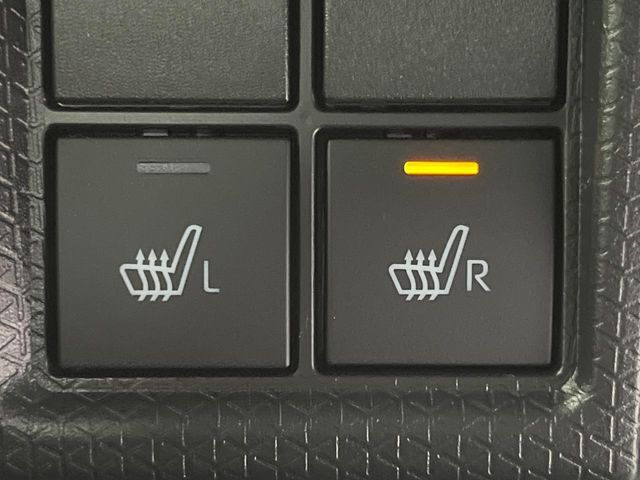 【シートヒーター】寒い日に重宝するシートヒーター！エアコンより早く温まってくれるので寒がりの人も安心ですね♪エアコンの温風は乾燥するから苦手、という方にもをおすすめです。