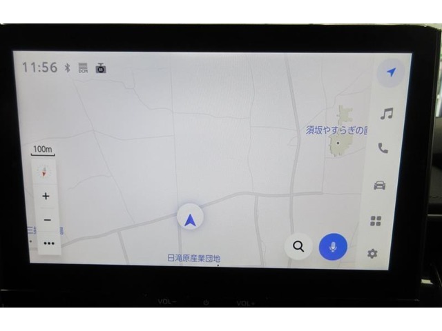ディスプレイオーデイオ（AM/FMチューナー・Biuetooth・USB入力）+ナビが付いています。
