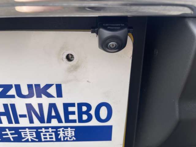 社外のバックカメラが付いています。