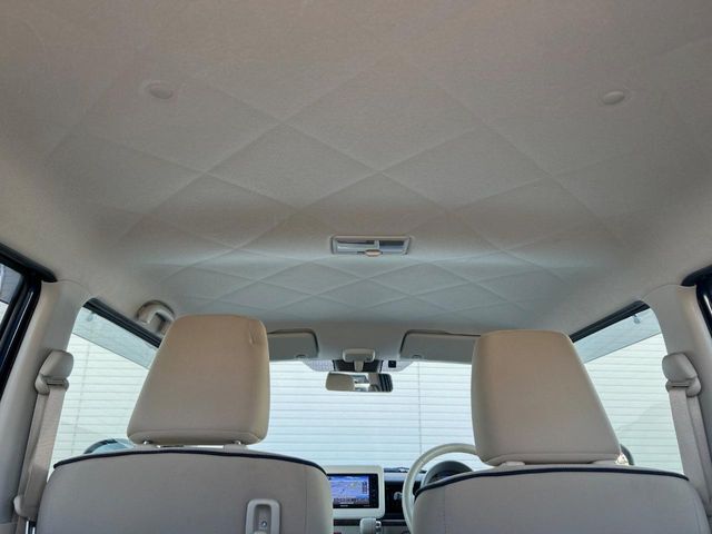●弊社では、全車『修復歴なし』のお車のみ取り扱っております。専任バイヤーによる厳選した仕入れの後、入庫後の車両チェックを行い、ネクステージが認定した高品質な中古車をご提供しております。
