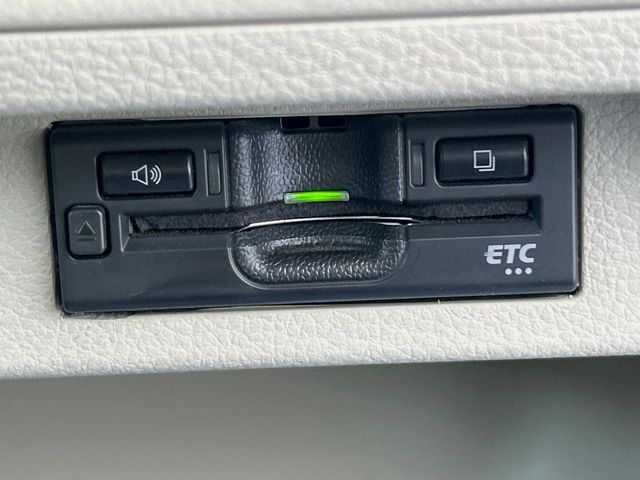 【ETC】高速道路の料金所をストレスなく通過！話題のスポットやサービスエリアに多い「スマートIC」利用時は必須のアイテムです。当店でセットアップを実施、ご納車当日からすぐにご利用いただけます！