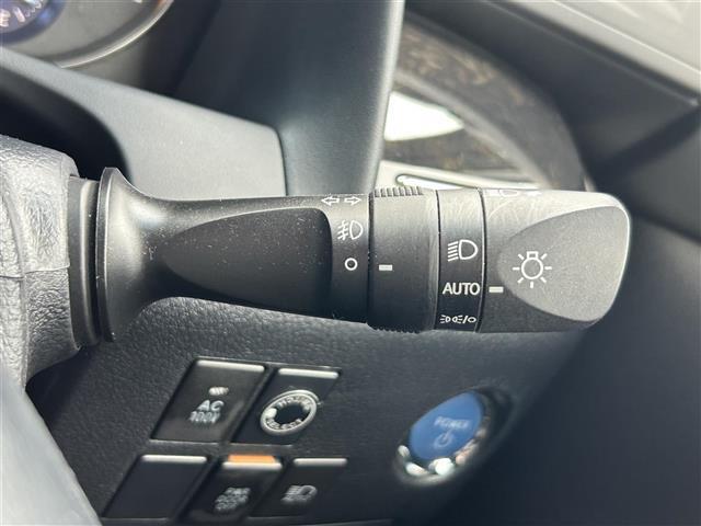 気になる車はすぐにお問い合わせください！右のカーセンサー専用無料ダイヤルから、専門スタッフがお車のご質問にお答えいたします！