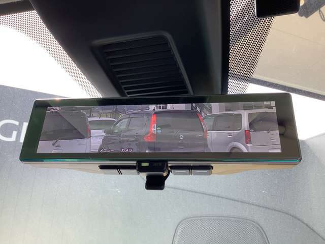 ☆スマートルームミラー☆乗員や積載物など、車内の状況に関わらず車両後方のカメラで常にクリアな視界を保ちます！