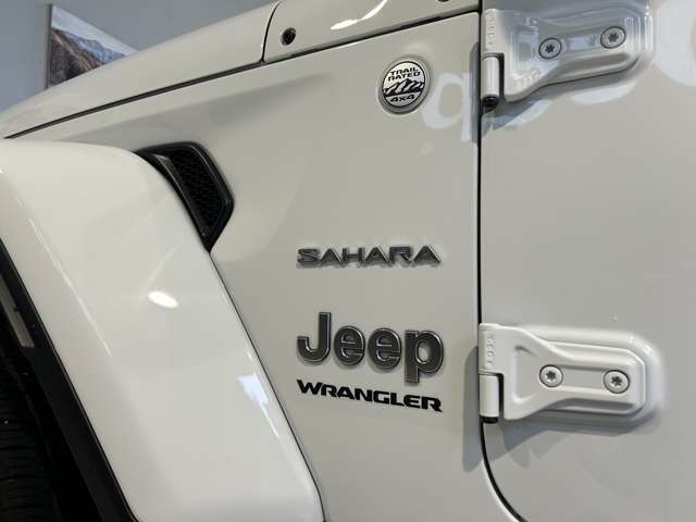フロントサイドには、SAHARAのエンブレム！
