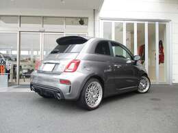 リアパーキングセンサー装備