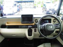 インパネ全体です！内装のボタンの位置などをご確認ください♪