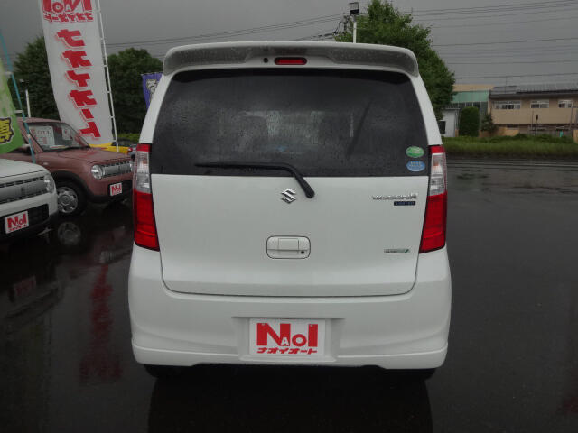 私達はお客様が楽しく、そして安全な車選びができますよう、分かりやすい情報開示を心がけております。価格の表示に関しては、支払総額を掲載する事で、初心者のお客様にも安心な情報をお届け致します。