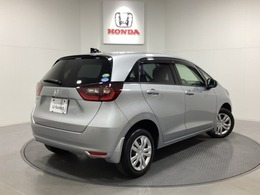【Honda認定中古車 U-Select】　は3つの安心をお約束します。　1　Hondaのプロが整備した安心。 2　第三者機関がチェックした安心。　3　購入後もHondaが保証する安心。
