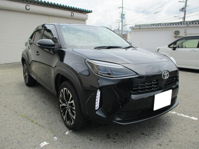 改良後もでるになります　アームレスト標準装備　　シートヒーター　運転席パワーシート　純正フロアマット　ドアバイザー　新車保証継承出来ます