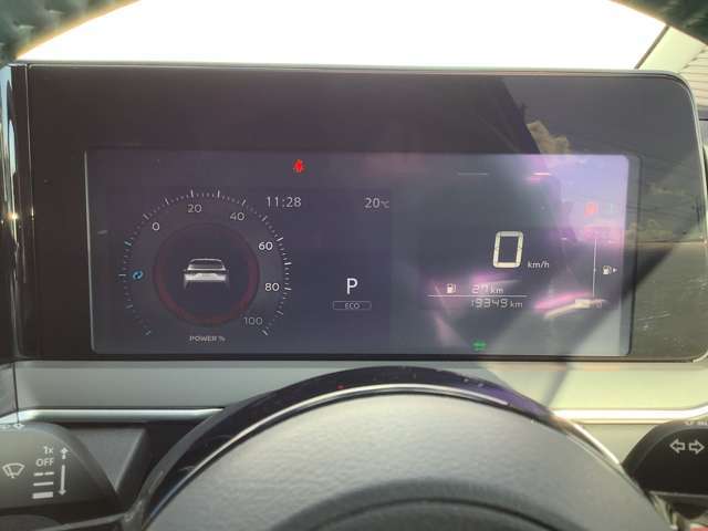 日産のメーター走行中自然と視野に入る位置に設定されているため、運転を楽しみながら身構えることなくドライブできます。