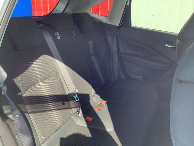 ★大人5名での乗車も上質かつ快適です。