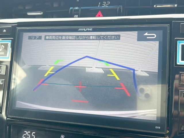 【バックカメラ】駐車時に後方がリアルタイム映像で確認できます。大型商業施設や立体駐車場での駐車時や、夜間のバック時に大活躍！運転スキルに関わらず、今や必須となった装備のひとつです！