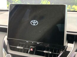 【10.5インチ　ディスプレイオーディオ】大画面のディスプレイはAppleCarPlayやAndroidAutoが利用可能。大きな画面でスマホナビアプリ等が利用いただけます♪