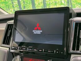【純正ナビ】人気の純正ナビを装備しております。ナビの使いやすさはもちろん、オーディオ機能も充実！キャンプや旅行はもちろん、通勤や買い物など普段のドライブも楽しくなるはず♪