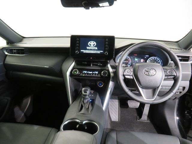 運転席はドライバーの居心地や運転の快適性を左右する大切な場所です。汚れがないので気持ちよく使用して頂けます。