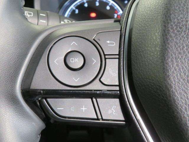 【ステアリングスイッチ】左です。ステアリングから手を離さず、運転に集中したまま手元でオーディオ操作等が出来ます。