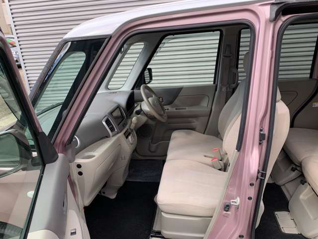 乗り降りし易い大きな開口部