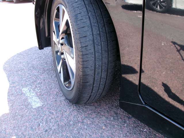タイヤのコンディションもご確認下さい。