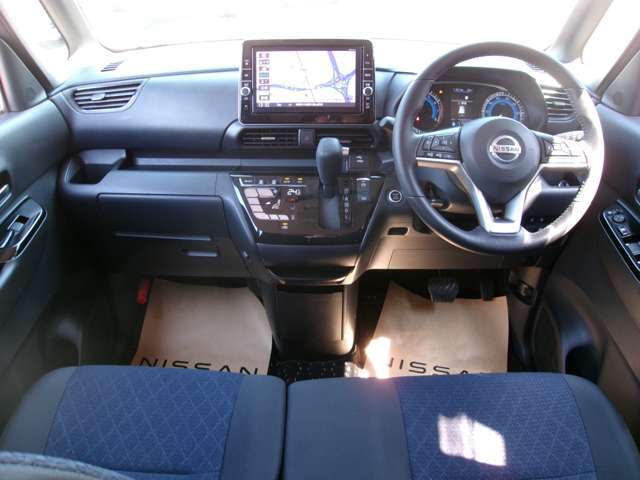車内。視界も良好でストレス無く快適なドライブをご提供できます♪