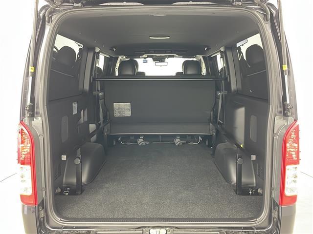 【シートアレンジ】乗せる人数、荷物によってシートをアレンジすれば、ダンボールなどの大きい荷物や、釣り具などの長尺物も載せられそうですね！