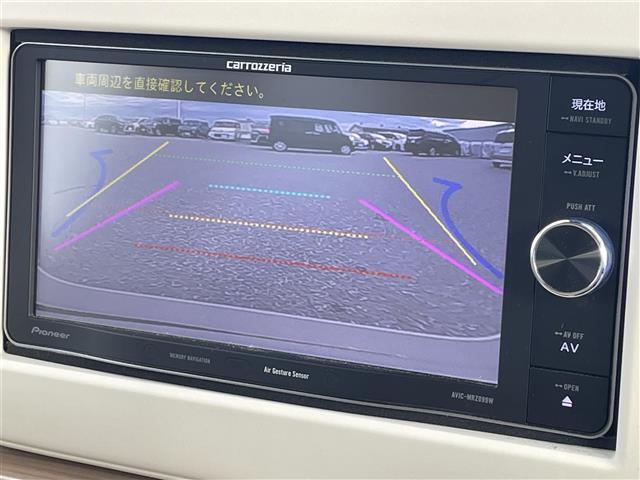 【バックモニター】後方の安全確認ができます。駐車が苦手な方にもオススメな便利機能です。