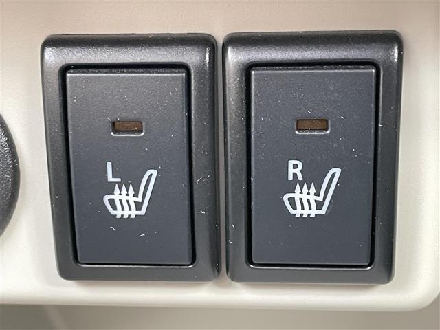 【シートヒーター】冬場などに大活躍！快適な運転をお楽しみ頂けます！