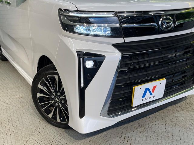 【LEDヘッドライト】悪天候や夜間走行時も良好な視界を確保し安心して運転できる高輝度LEDヘッドライトを装備！点灯速度が早く、消費電力も抑えられています。