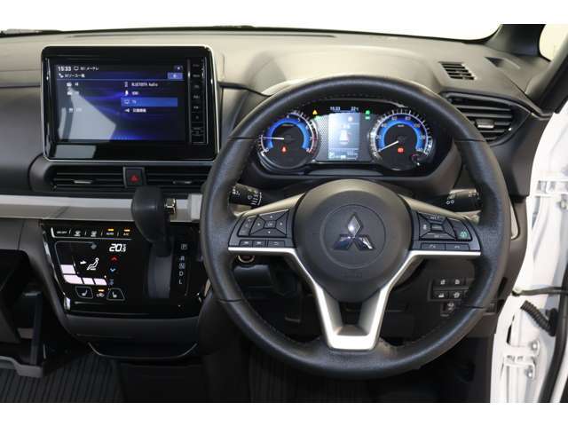 運転者にとっては日々使用することとなる運転席です。運転席が快適だと運転に集中することができますね。