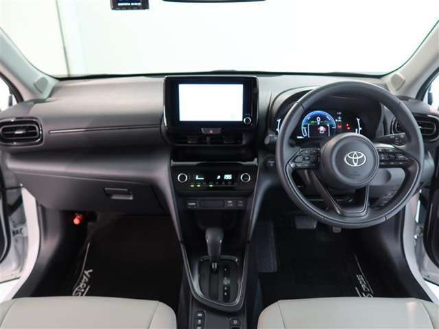 見通しのよいすっきりとした視界で、誰でも運転しやすいです。運転のしやすさは疲れにくさにも繋がりますよ♪