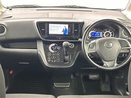 【インパネ全体】全方位で視界が広く、高い目線で運転もしやすいです！