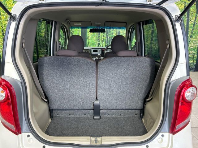普段のお買い物や通勤、送迎等に十分な荷室スペースを確保しております。セカンドシートを倒すと、大きな荷物の積載も可能です♪