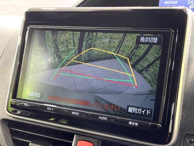 【バックカメラ】駐車時に後方がリアルタイム映像で確認できます。大型商業施設や立体駐車場での駐車時や、夜間のバック時に大活躍！運転スキルに関わらず、今や必須となった装備のひとつです！