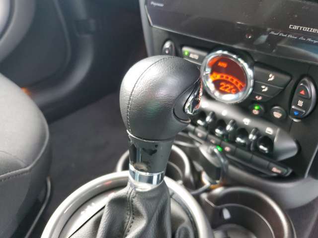 シフトノブはスレ等もなく綺麗な状態です。