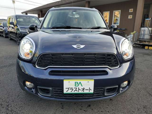 今回、ご紹介させて頂く車両はMINIになります。