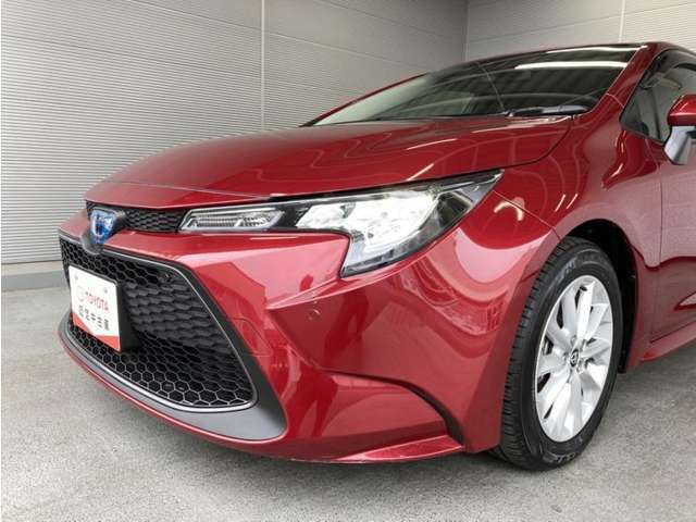 LEDヘッドランプです。十分な明るさを保ちつつも消費電力が少なく、バルブ寿命も長いのが特徴です。瞬時にMAXの光量を発揮するのもLEDならではです。