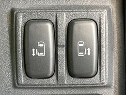 【両側パワースライドドア】スマートキーや運転席のスイッチで後席両側スライドドアの開閉が可能♪電動だから力を入れてドアを開ける必要が無く、小さなお子様でも簡単に開け閉めでき快適です♪