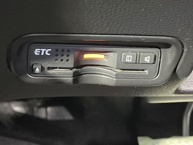 【ETC】高速道路の料金所をストレスなく通過！話題のスポットやサービスエリアに多い「スマートIC」利用時は必須のアイテムです。当店でセットアップを実施、ご納車当日からすぐにご利用いただけます！