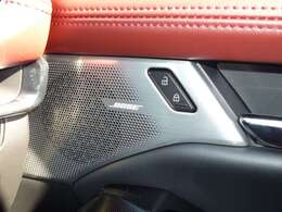 【BOSEサウンドシステム】BOSE社製スピーカー搭載！共同開発による室内空間に適した音響チューニング♪臨場感のあるリアルなサウンドを実現したオーディオシステムです♪車内での音楽鑑賞をより楽しめます♪