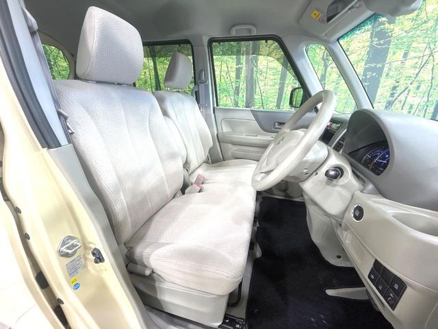 運転席シート廻りは使用感も少なく、良好な状態となっています。丁寧に使われていたことがよくわかりますね。