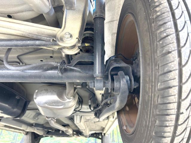 お車を安心してお乗りいただく為には、足回りの定期点検が欠かせません。サービスサポート（有償保証）では無料点検もご提供しており、安心のカーライフをお過ごしいただけるサポート体制が整っています。