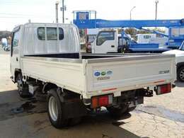 車両外寸、長さ468cm、幅169cm、高さ196cm。　　　　4ナンバー小型貨物登録のトラックです。