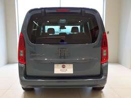 FIATのロゴが大きくてかっこいいです