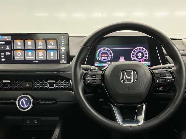 握りやすいハンドルで運転しやすいです！