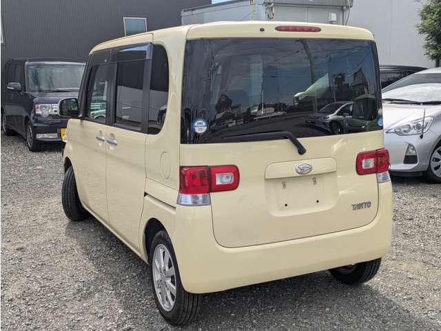 一般的な中古車の保証では、エンジンやミッションなどの主要な部分しか保証対象になりませんが、当店では明らかな故障はすべて保証対象となります。【ナビ、オーディオ、消耗部品、経年劣化は保証対象外】