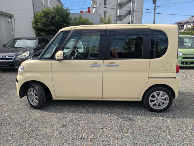 目立つ傷や塗装の剥げなどがある場合には、当店では非常にお手頃な価格で板金塗装を行っております。外装に関するご不安や気になる点がございましたら、お気軽にご相談ください。