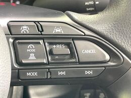 【レーダークルーズコントロール】高速道路での長距離走行が楽に！！自動で速度を保つクルーズコントロールが、衝突軽減システムと連携し、前方の車両を感知して車間を保つように速度調節してくれます！！
